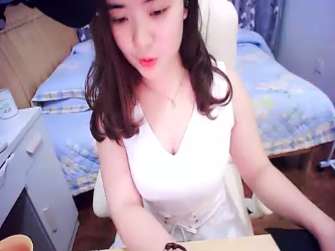 戀夜可可（褙影）豐滿型美女 一多大秀20180505和20180306【2v 300M】【百度雲】
