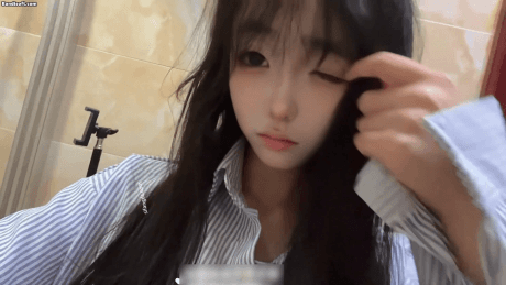 [推特鳄鱼呆痛绷]极品萝莉难得露脸沐浴[1V1.54G][度盘+夸克]