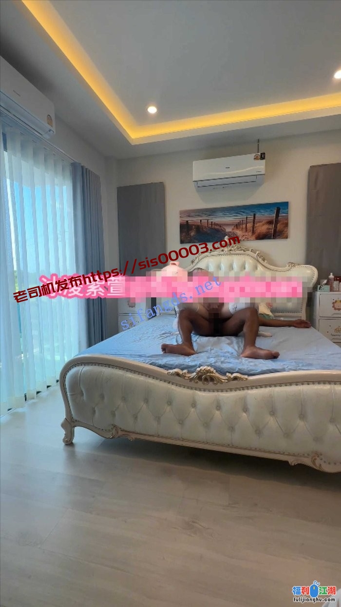 极品媚黑萝莉人妻【冰凌紫萱】大战大老黑第三视角[某房原版]【3.2G】